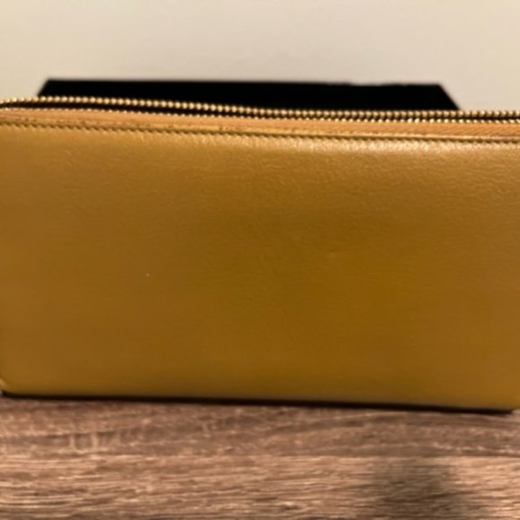 Beige Saint Laurent YSL Chevrette Zip Around Leather Wallet - Picture 5 of 6